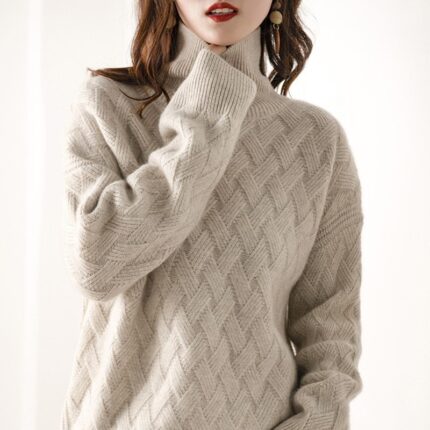Women's padded pullover sweater wool loose knit
